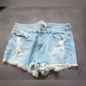 EUC H&M jean shortsm Size 6.